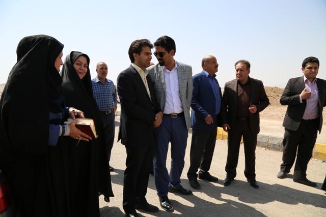یزدفردا بازدید اعضای کمیسیون خدمات شهری شورای اسلامی شهر یزد از کارخانه کمپوست، آرامستانها و پارک غدیر
