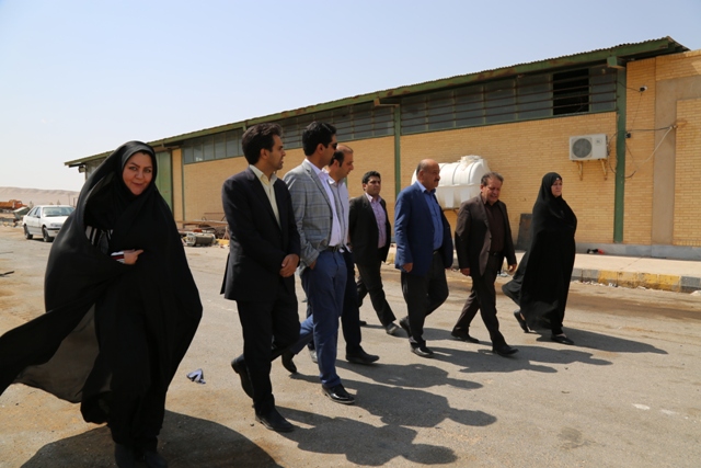 یزدفردا بازدید اعضای کمیسیون خدمات شهری شورای اسلامی شهر یزد از کارخانه کمپوست، آرامستانها و پارک غدیر