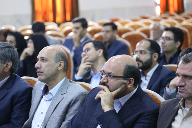 یزد فردا :مراسم گرامی داشت هفته دولت و روز کارمند در اقتصاد و دارایی یزد برگزار شد