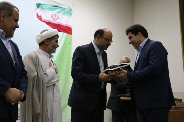 یزد فردا :مراسم گرامی داشت هفته دولت و روز کارمند در اقتصاد و دارایی یزد برگزار شد