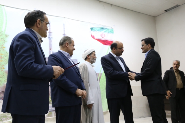 یزد فردا :مراسم گرامی داشت هفته دولت و روز کارمند در اقتصاد و دارایی یزد برگزار شد