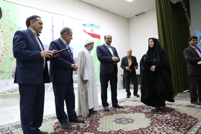 یزد فردا :مراسم گرامی داشت هفته دولت و روز کارمند در اقتصاد و دارایی یزد برگزار شد
