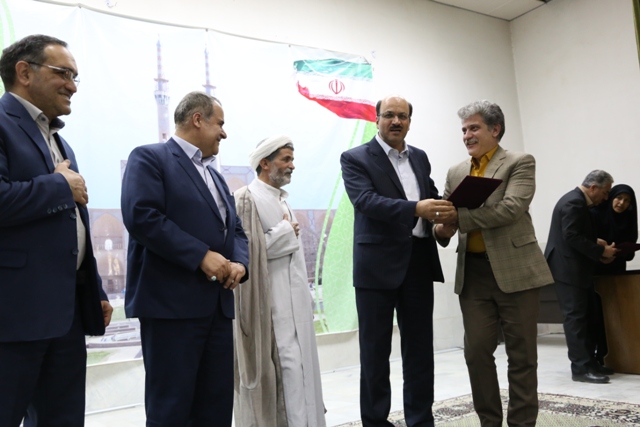یزد فردا :مراسم گرامی داشت هفته دولت و روز کارمند در اقتصاد و دارایی یزد برگزار شد