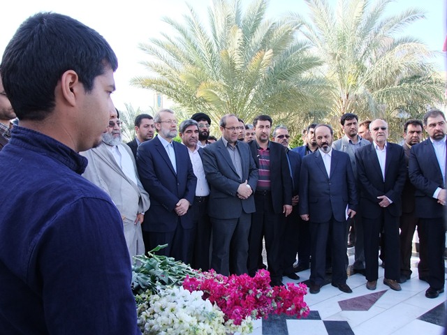 http://www.yazdfarda.com/media/news_gal/file_50330.jpeg