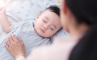 خواب نوزادان چه میزان باید باشد؟