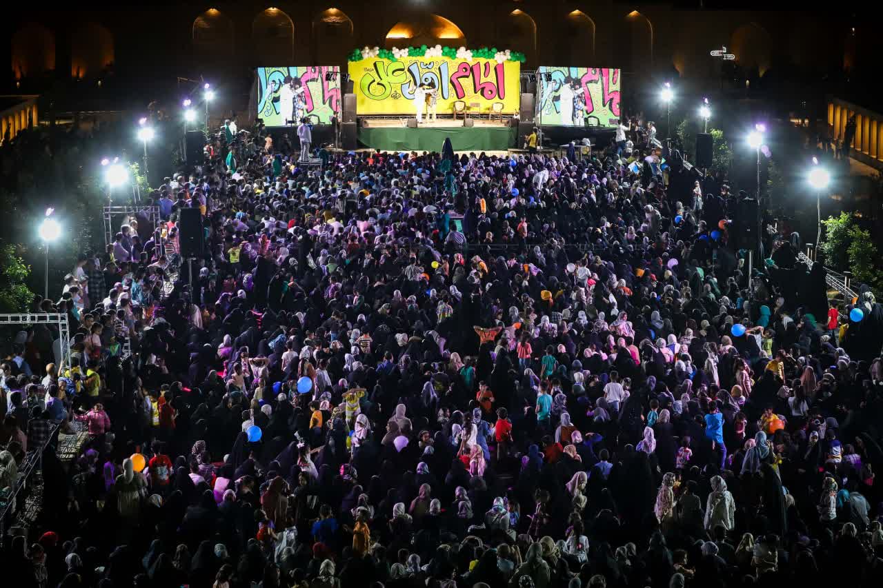 جشن بزرگ بچه‌های بابا حیدر در باغ دولت‌آباد یزد برگزار شد