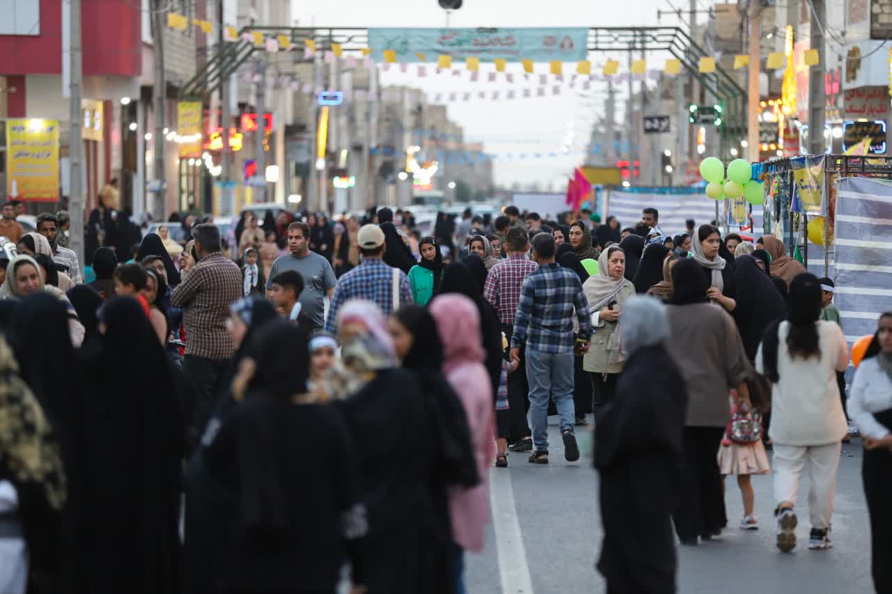 شادراه غدیر خم؛ خیابان‌ اسکان غرق در نور و شادی