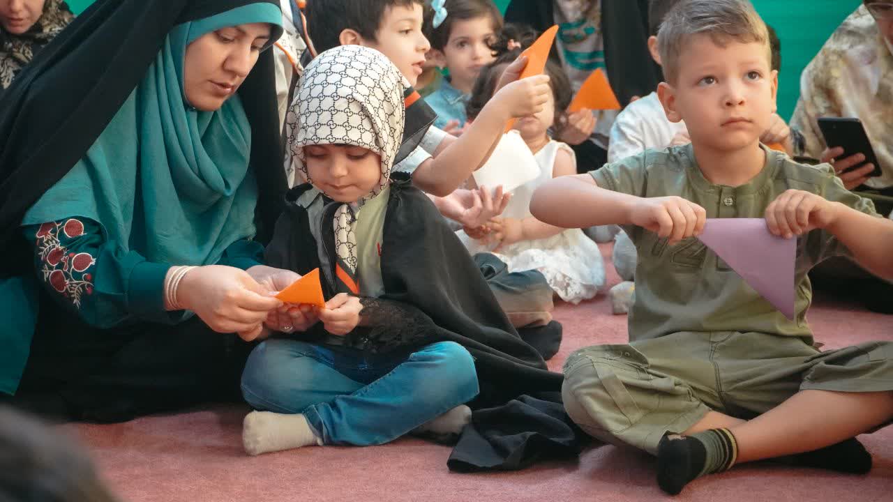 برگزاری کارگاه تخصصی با محوریت بازی‌های کتاب‌محور، قصه‌گویی و فعالیت‌های خلاقانه در یزد