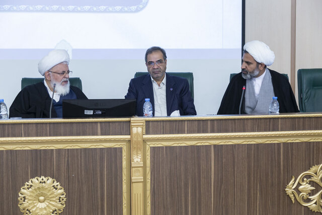 مطالبه ۲۰۰۰ میلیارد تومانی علوم پزشکی یزد از بیمهها/کمک ۵۰۰۰ میلیاردی خیرین به حوزه سلامت استان مطالبه ۲۰۰۰ میلیارد تومانی علوم پزشکی یزد از بیمهها/کمک ۵۰۰۰ میلیاردی خیرین به حوزه سلامت استان