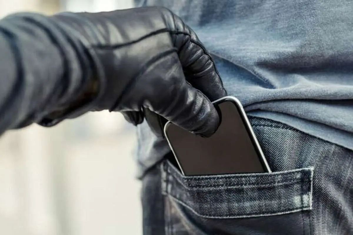 دستگیری سارق ۱۴۴ دستگاه تلفن همراه در یزد