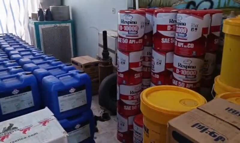 احتکار روغن صنعتی در منزل مسکونی یزد