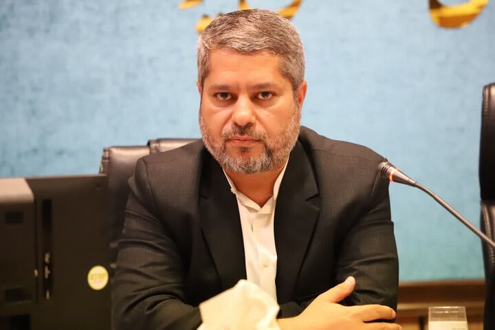 تکریم دانشجو در کنار التزام به قانون معنا پیدا می‌کند