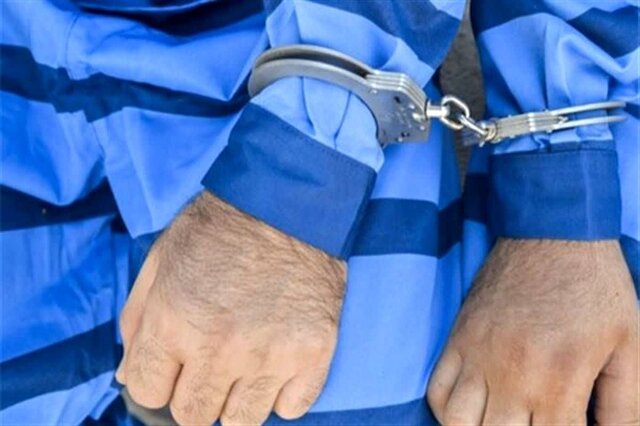 دستگیری قاتل متواری و همدستش در میبد دستگیری قاتل متواری و همدستش در میبد