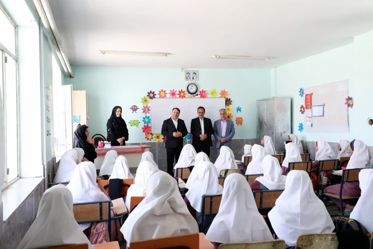 بازدید سرزده بارنگ و بوی تجلیل از معلمان در یزد