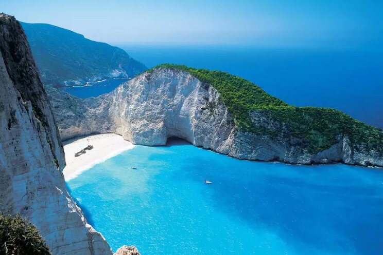 خاص‌ترین جزیره‌های یونان که باید دید/ گشتی در میان سنگ‌های رنگی دریای اژه