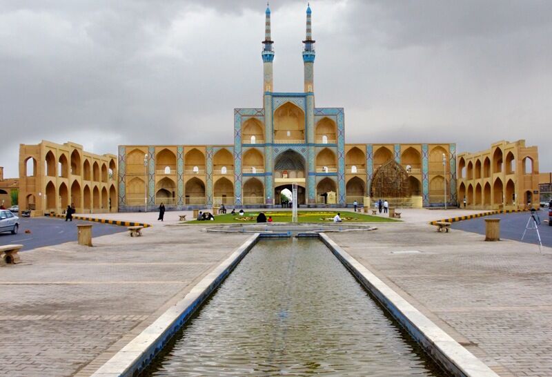 دبستان پسرانه غیردولتی آذر یزدی ثبت نام می کند