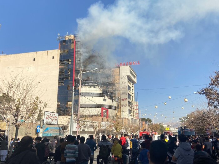آتش‌سوزی گسترده در پاساژ تجاری کرمان