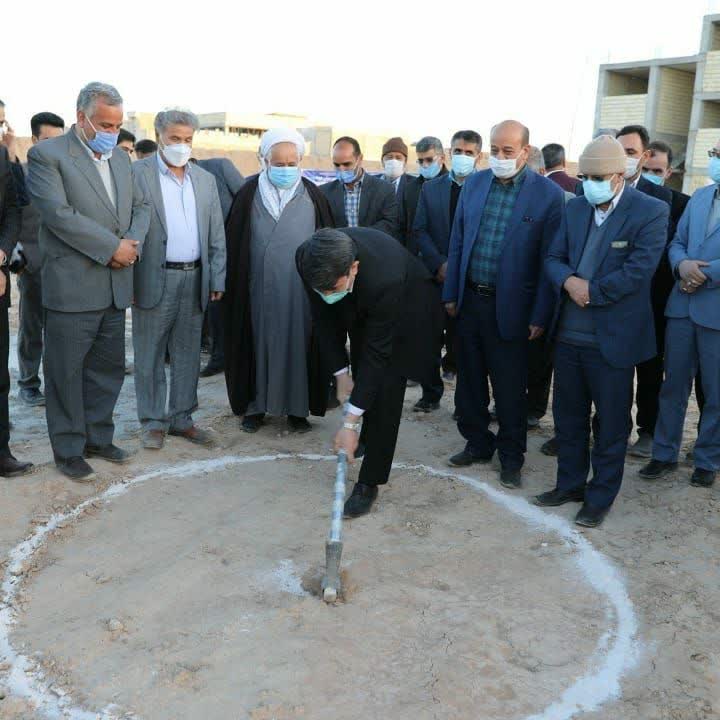 آغاز عملیات اجرایی ۱۴ مدرسه خیری و ۲ باب سالن ورزشی در میبد با حضور استاندار یزد