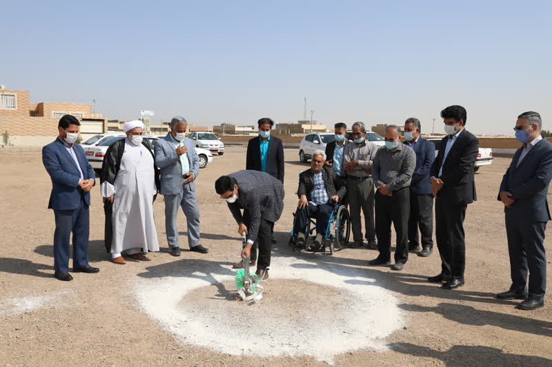 آیین کلنگ زنی احداث مدرسه 6 کلاسه بنیاد برکت در شهرستان میبد یزد