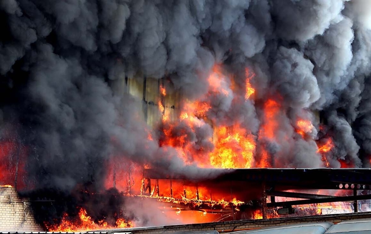فیلم| تصاویری جدید از آتش‌سوزی شدید در نجف اشرف