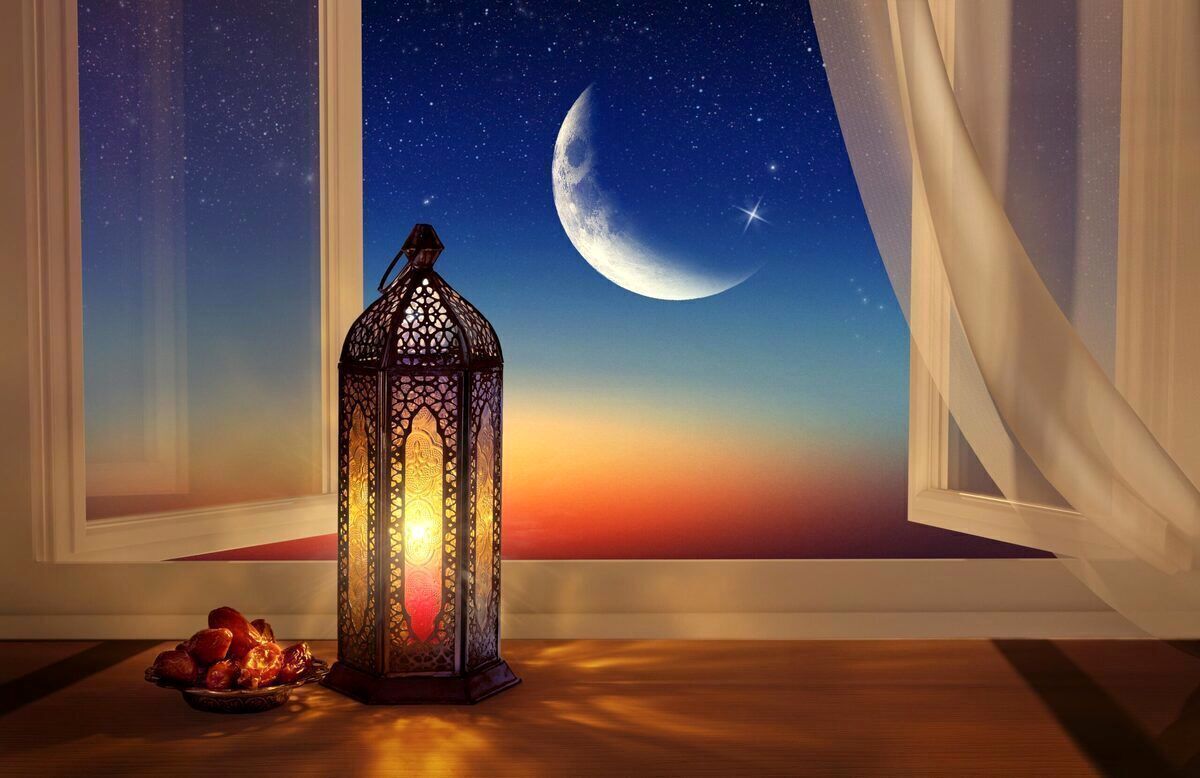 دفتر رهبری: یک‌شنبه اول ماه رمضان است