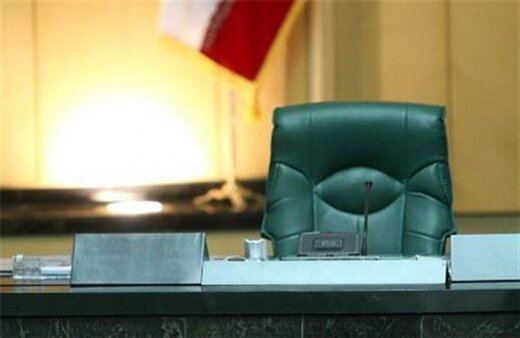 رقبای قالیباف برای ریاست صندلی مجلس صف کشیدند/ وزرای احمدی نژاد وارد شدند/ پایداری و شریان با چند کاندیدا آمدند