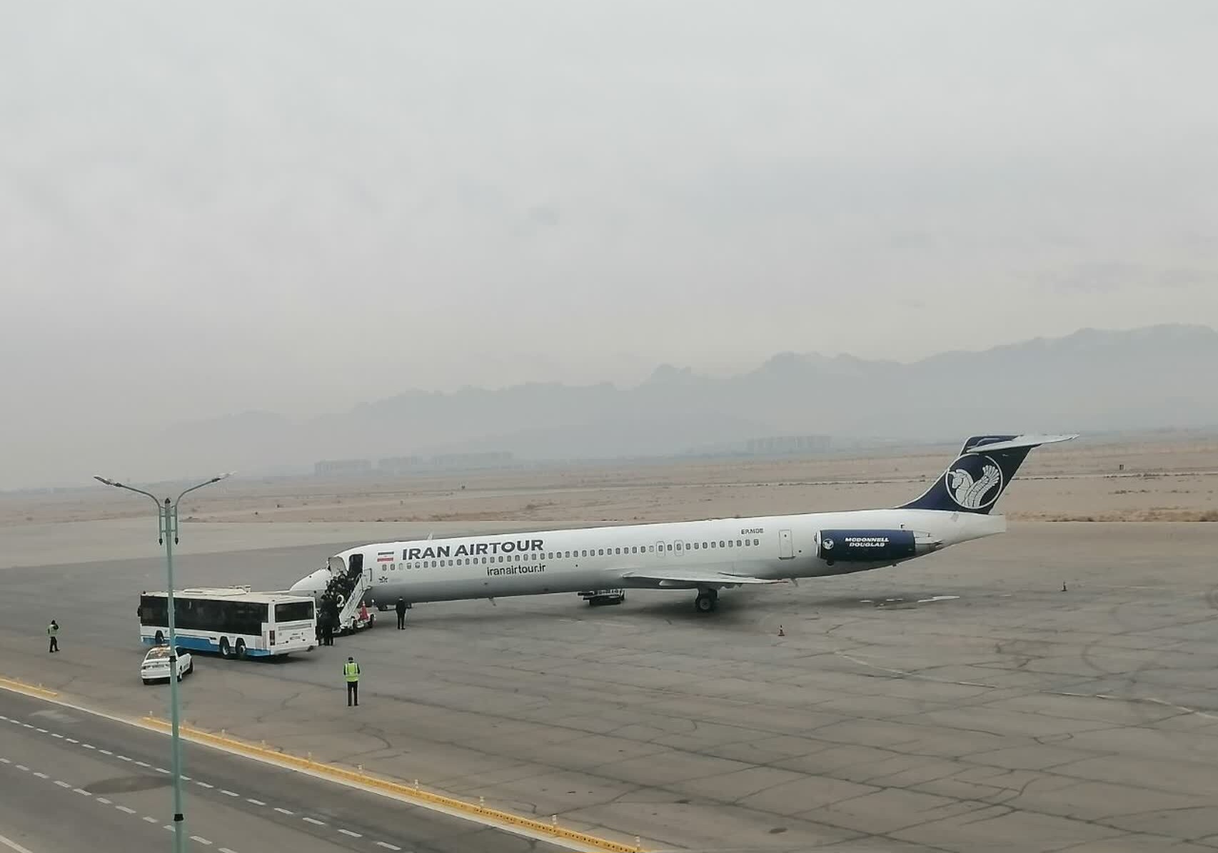 فرود هواپیمای بندر عباس در فرودگاه یزد