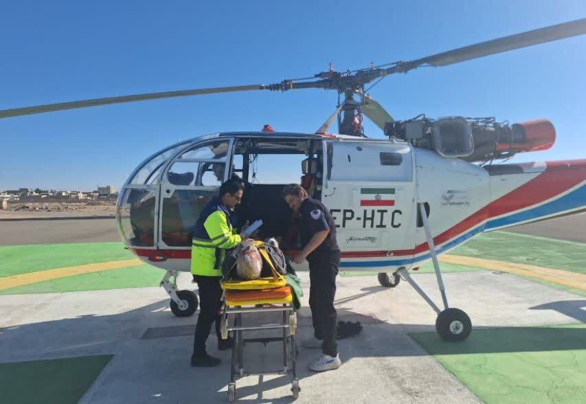 پرواز بالگرد اورژانس استان یزد جهت نجات جان بیمار