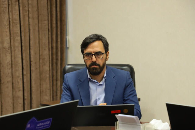 وکلا از موضع‌گیری‌های هیجانی و خارج از چارچوب قانون پرهیز کنند