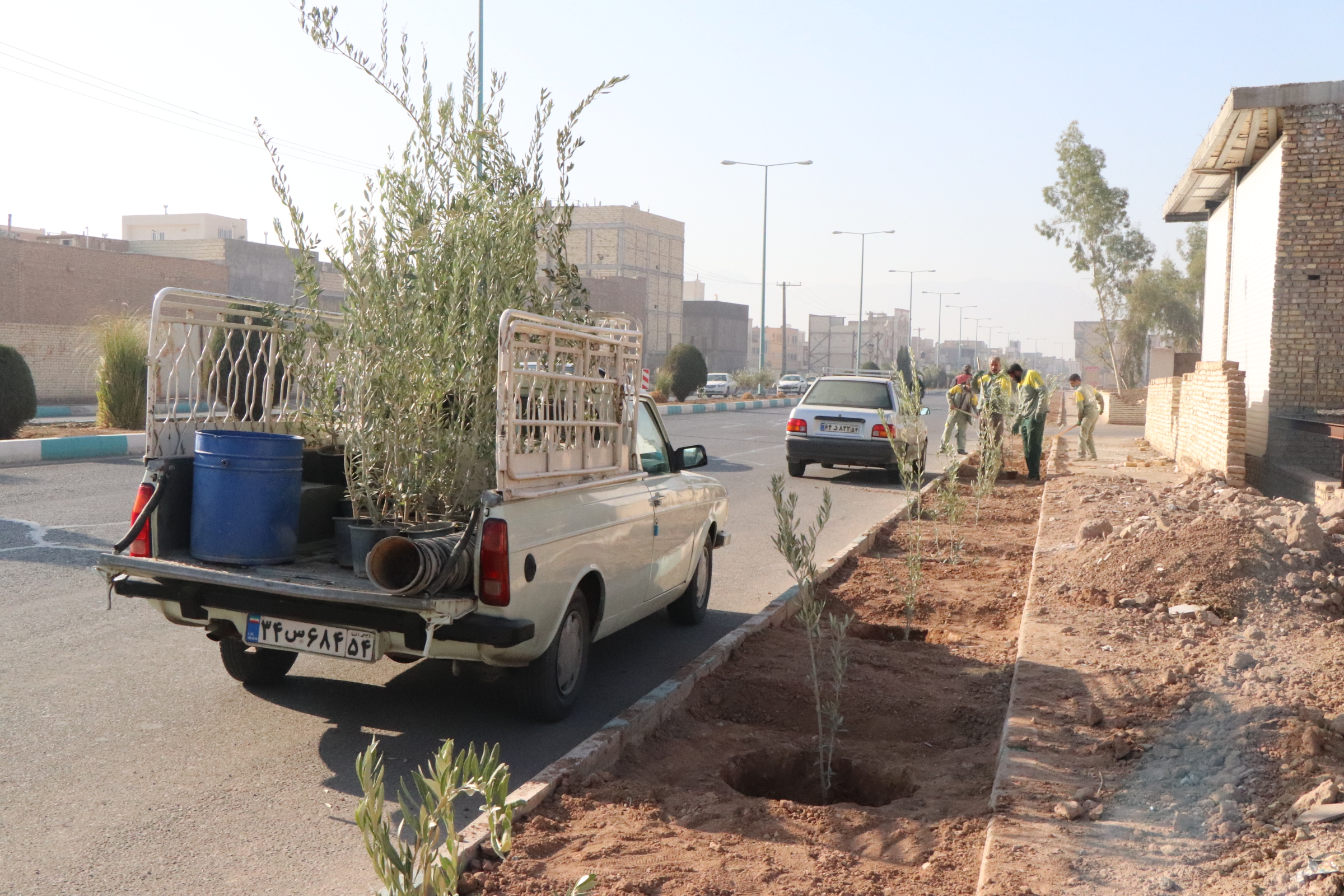 با شروع فصل مساعد، عملیات درختکاری معابر و خیابان های سطح شهرآغاز گردید.  
