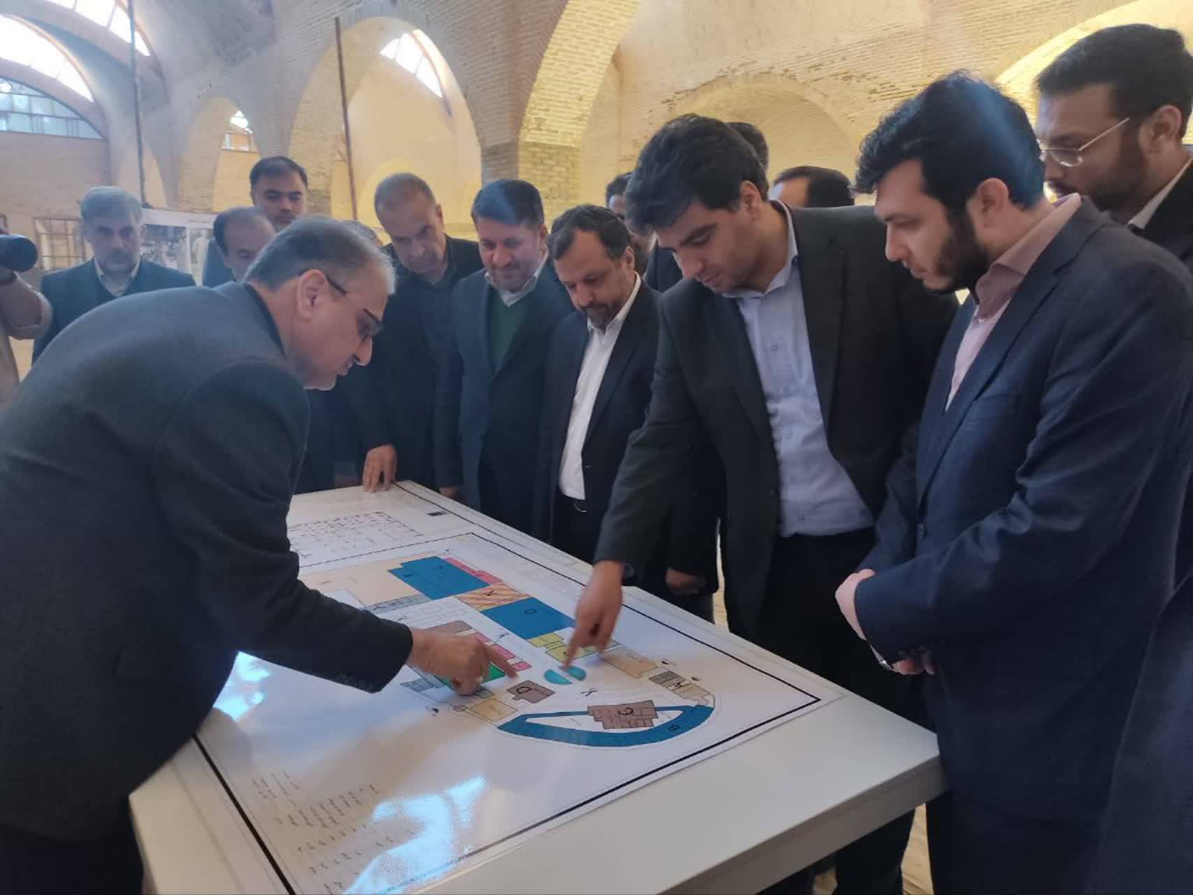 بازدید وزیر اقتصاد از مجتمع اقامتی، گردشگری نساجان یزد