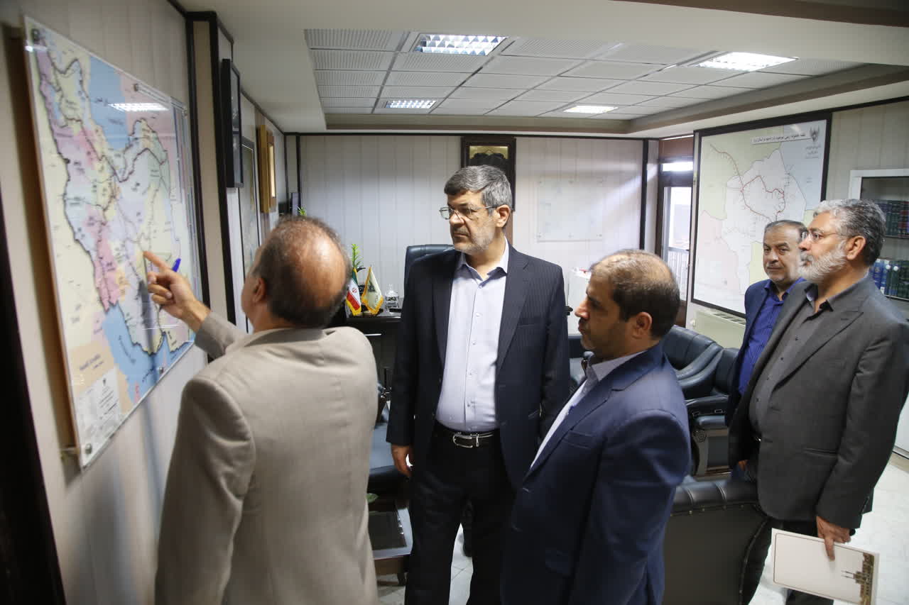 بازدید استاندار یزد از شرکت راه آهن/ دکتر بابایی: توسعه راه‌آهن، راهکاری مطمئن و پایدار در شرایط حساس منطقه‌ای