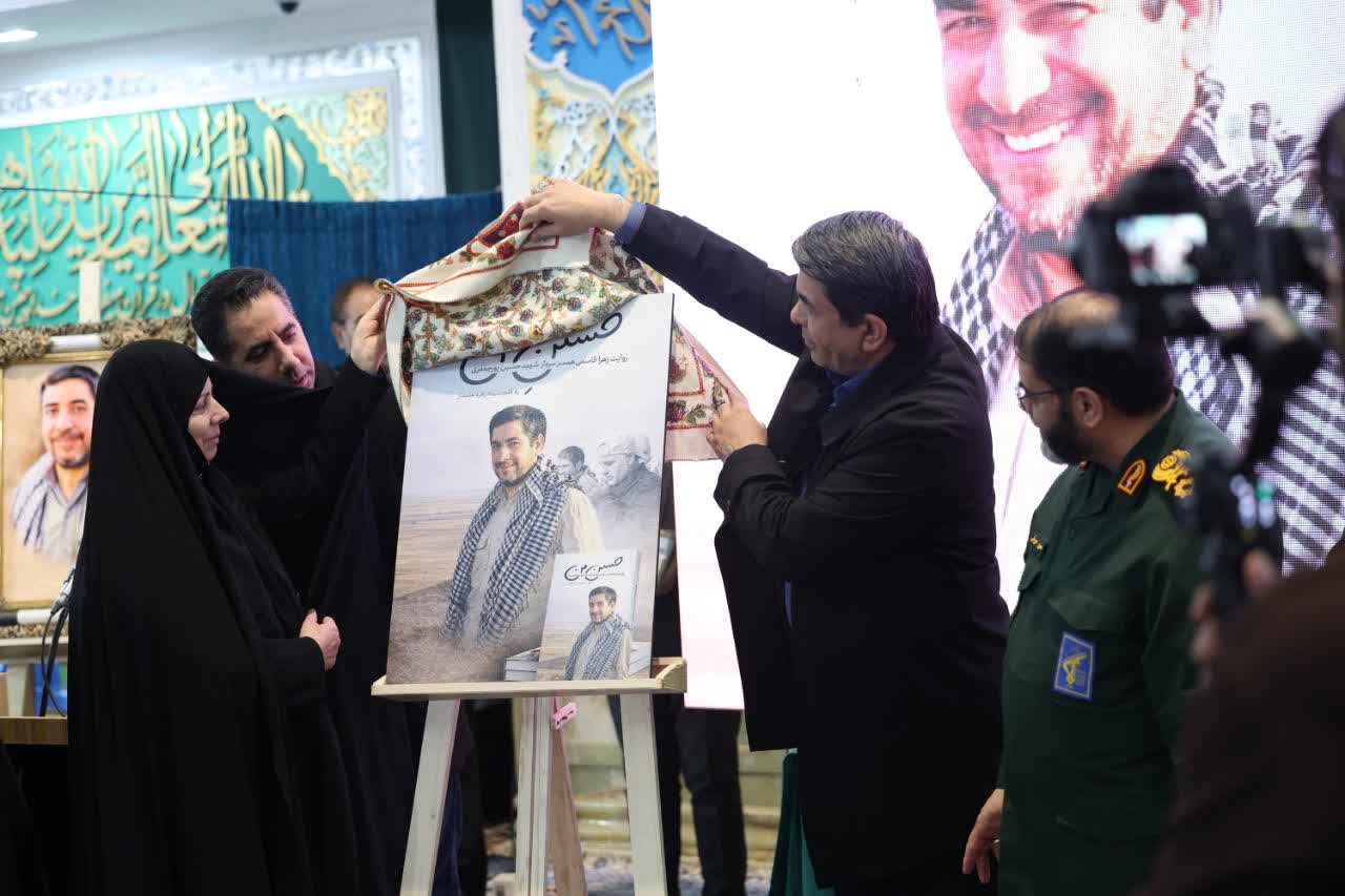 تا شعر هست، نام شهید سلیمانی در گلوی تاریخ خاموش نمیشود/ شعر کرمان؛ گفتوگوی خاک و خون در وصف شهید سلیمانی است تا شعر هست، نام شهید سلیمانی در گلوی تاریخ خاموش نمیشود/ شعر کرمان؛ گفتوگوی خاک و خون در وصف شهید سلیمانی است