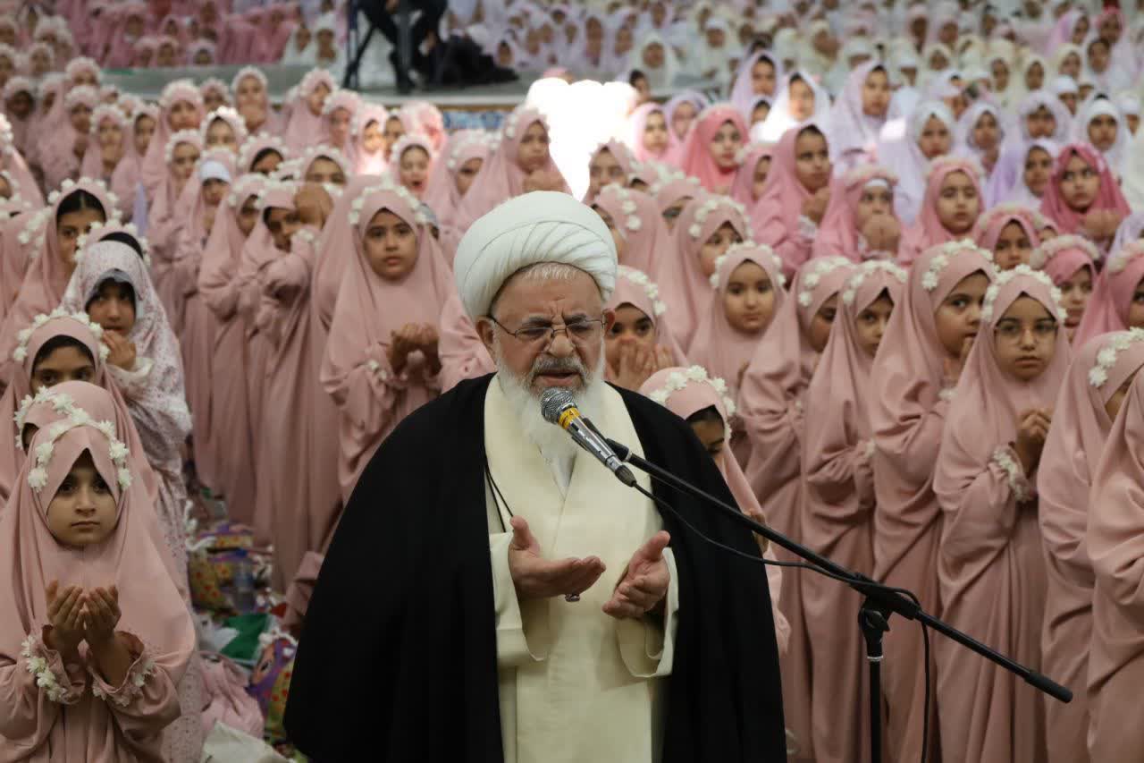 آیین باشکوه جشن تکلیف سه هزار دانش‌آموز دختر در یزد