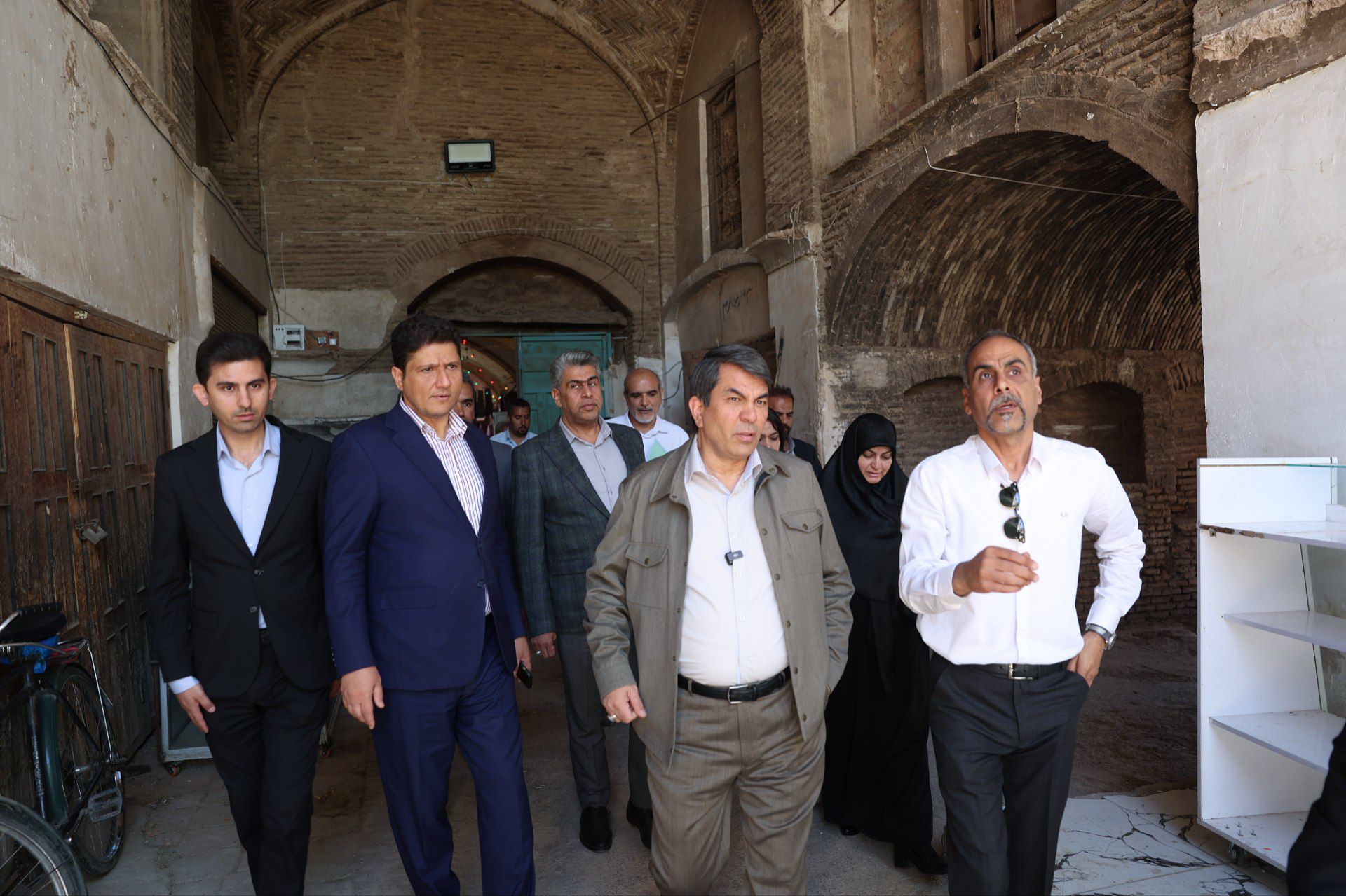 بازدید میدانی دکتر طالبی از قلب بازار تاریخی کرمان؛ تأکید بر مرمت و بازآفرینی شهری