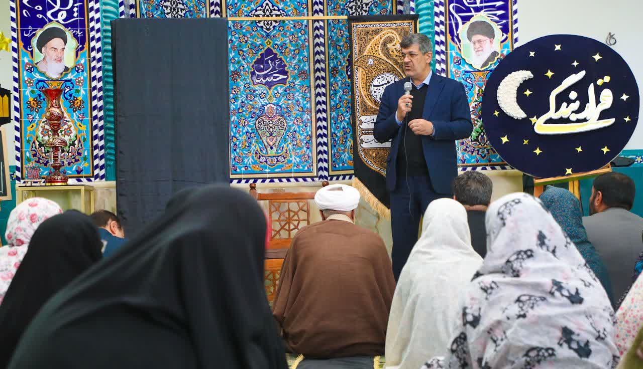 حضور بیش از ۴۰ هزار معتکف در مساجد سراسر استان یزد