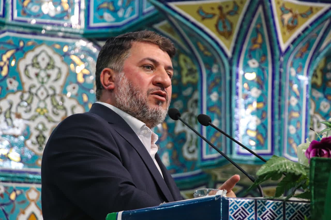 حضور استاندار یزد در نماز جمعه شهر اردکان و تبیین اقدامات و فعالیت های دولت در این شهرستان