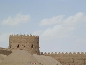 قلعه تاریخی 1400ساله مروست، برفراز تپه ای 6متری، مورد توجه گردشگران+تصاویر