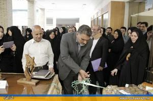 افتتاح نمايشگاه توانمنديهاي بانوان شاغل در استانداري يزد 