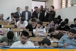 بازديد استاندار یزد از آزمون سراسري سال94 استان
