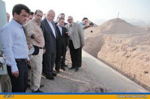 وزير نيرو از خط دوم انتقال آب به استان يزد بازديد كرد