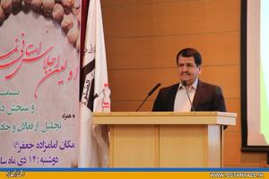 ضرورت برگزاري برنامه‌های جذاب فرهنگي براي جذب جوانان به نماز