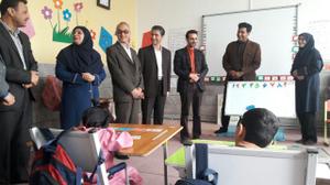 گزارش تصویری از دیدار دکتراحمد پهلوانیان مدیر کل صداوسیمای یزد با کادر ودانش آموزان آموزشگاه جسمی-حرکتی ضرابی به مناسبت روز گرامیداشت مقام معلم