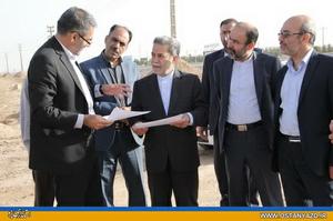 بازديد استاندار يزد از پروژه هاي ايجاد فضاي سبز استان 