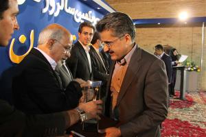 تقدیر از گروه تعاونی پیشگامان و شرکت تعاونی تولیدی پیشگامان عصر ارتباطات در مراسم سالروز نکوداشت صنعت و معدن