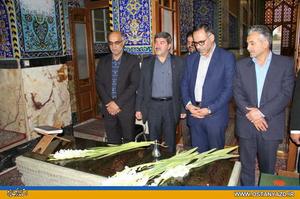 ادای احترام مسئول امور ایثارگران وزارت کشور به مقام شامخ سومین شهید محراب و شهدای هشت سال دفاع مقدس 