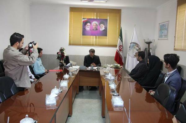باید فرهنگ کار در جامعه نهادینه شود