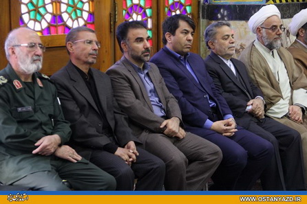 استاندار يزد در آيين ختم جان باختگان حادثه واژگوني اتوبوس زائران حسيني شركت كرد