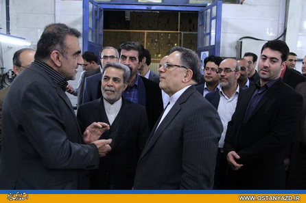 رئيس كل بانك مركزي ايران از چند واحد توليدي استان بازديد كرد 