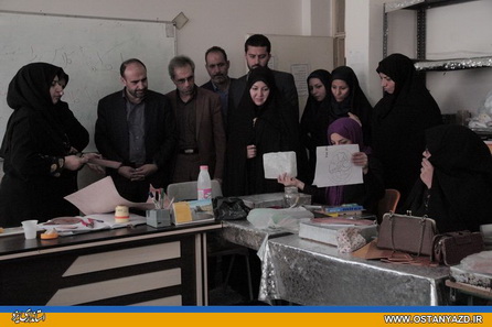 مدیرکل دفتر امور بانوان و خانوادۀ استانداری يزد از مراکز فنی و حرفه‌ای استان بازديدكرد